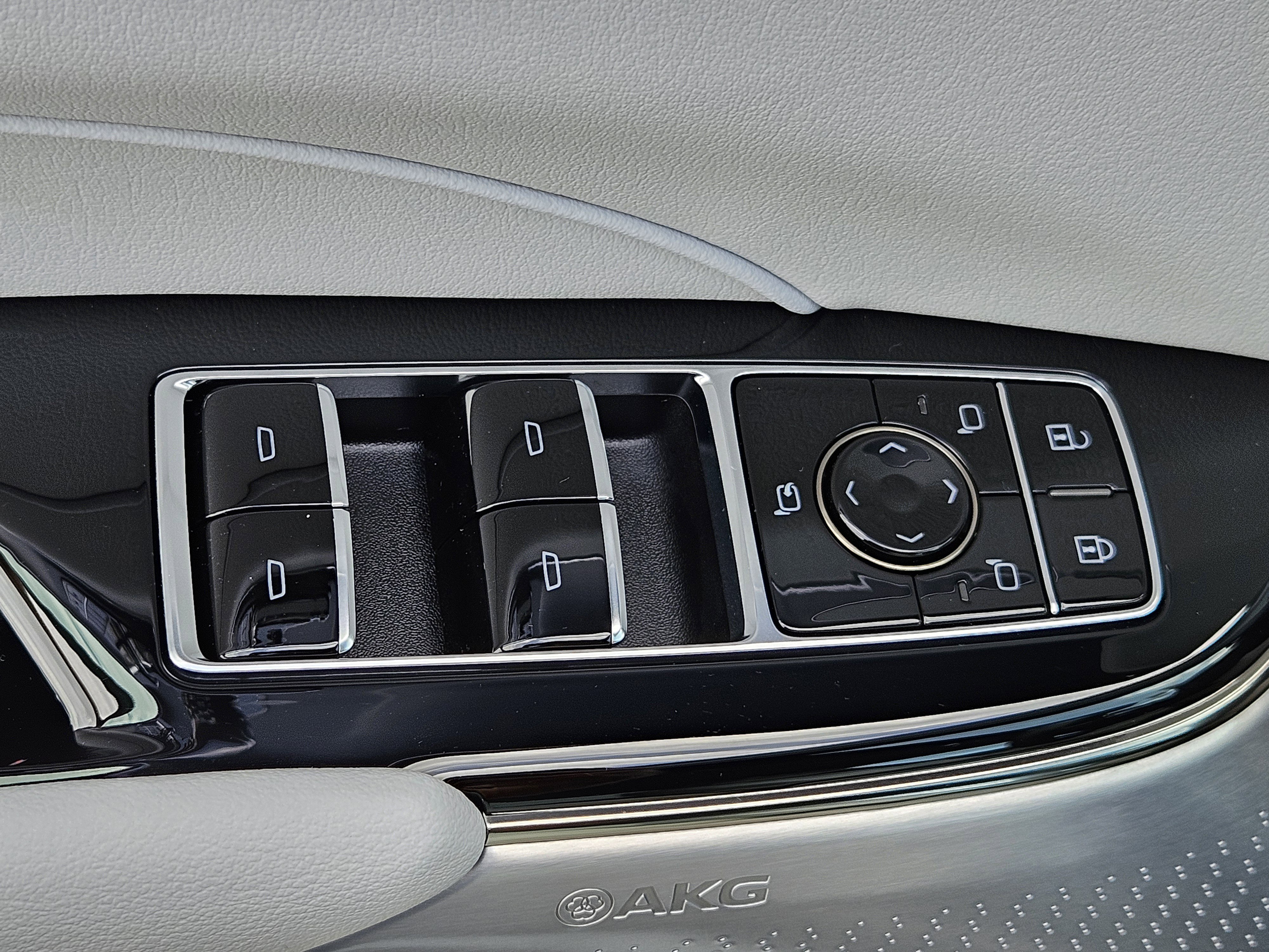 New 2025 Cadillac Lyriq Sport image 21