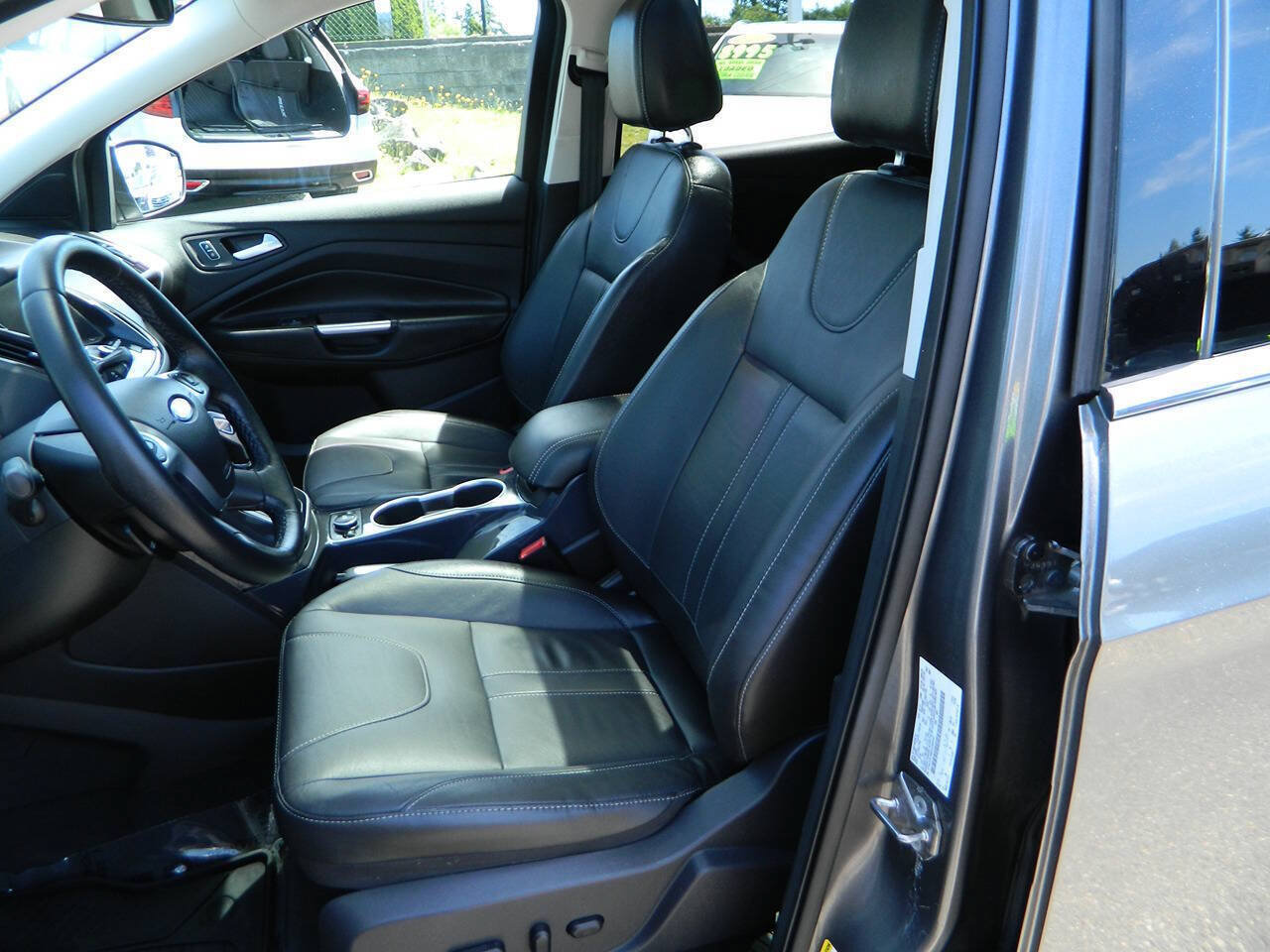 Used 2013 Ford Escape Titanium w/ Parking Technology Pkg AWD/4WD image 12