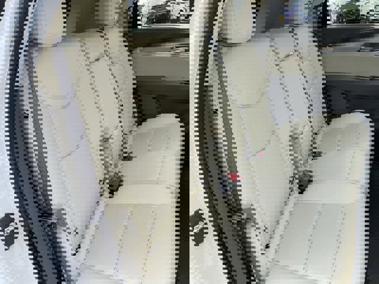 Certified 2023 Cadillac XT5 Premium Luxury w/ LPO, Floor Liner Package image 15