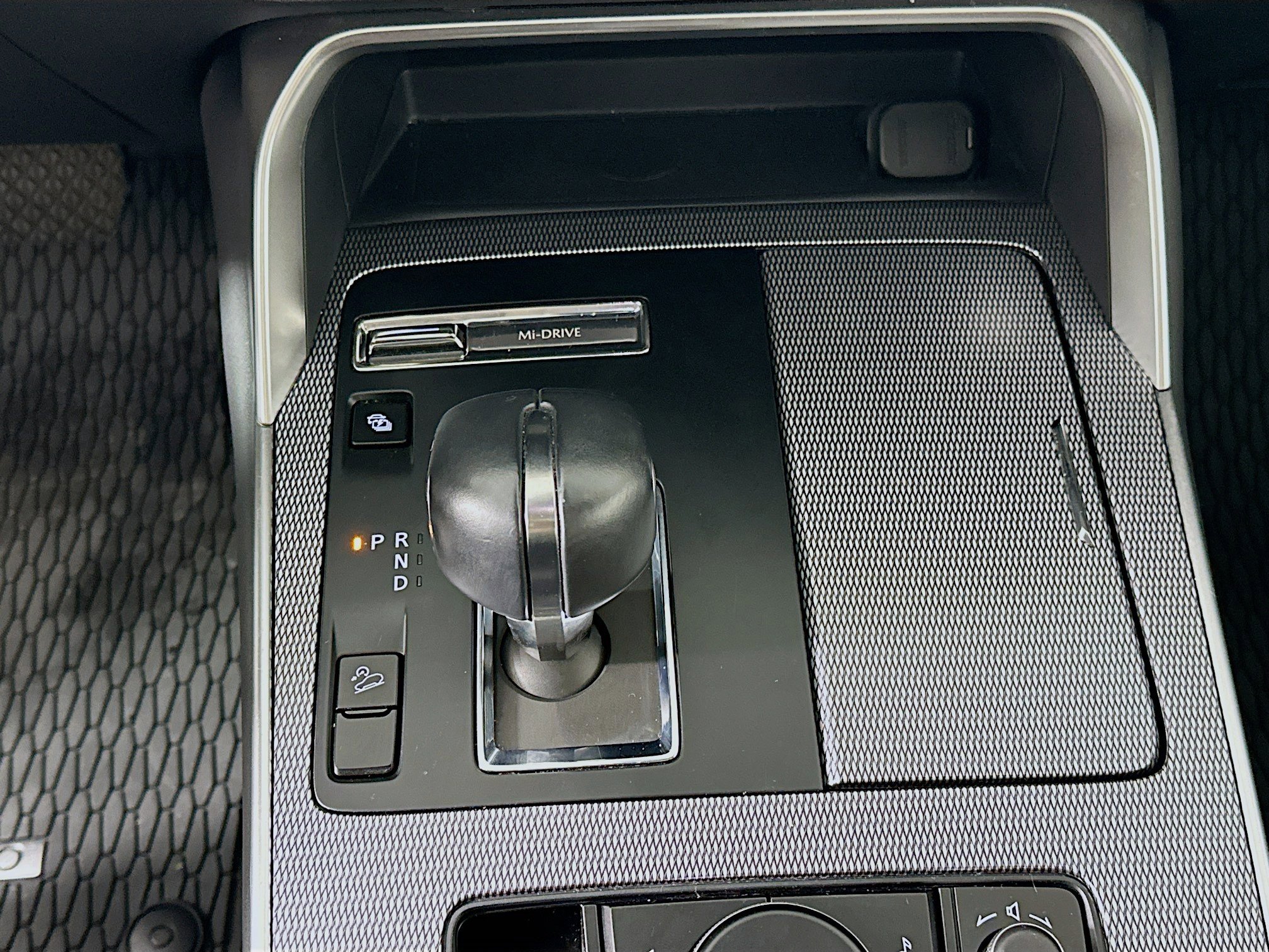 Used 2024 MAZDA CX-90 Plug-In Hybrid w/ Premium Pkg image 25