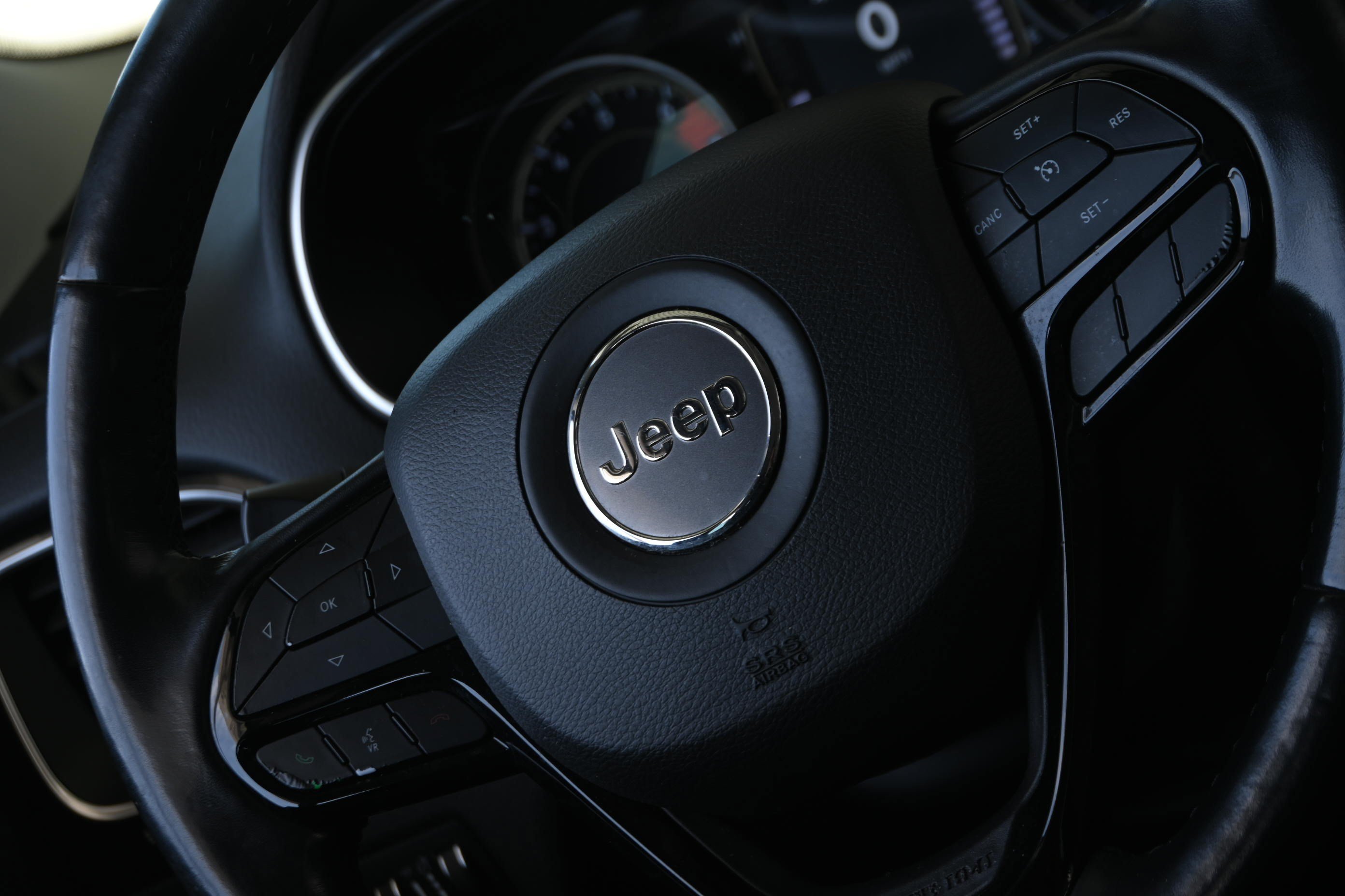 Used 2021 Jeep Cherokee Latitude Plus FWD image 24