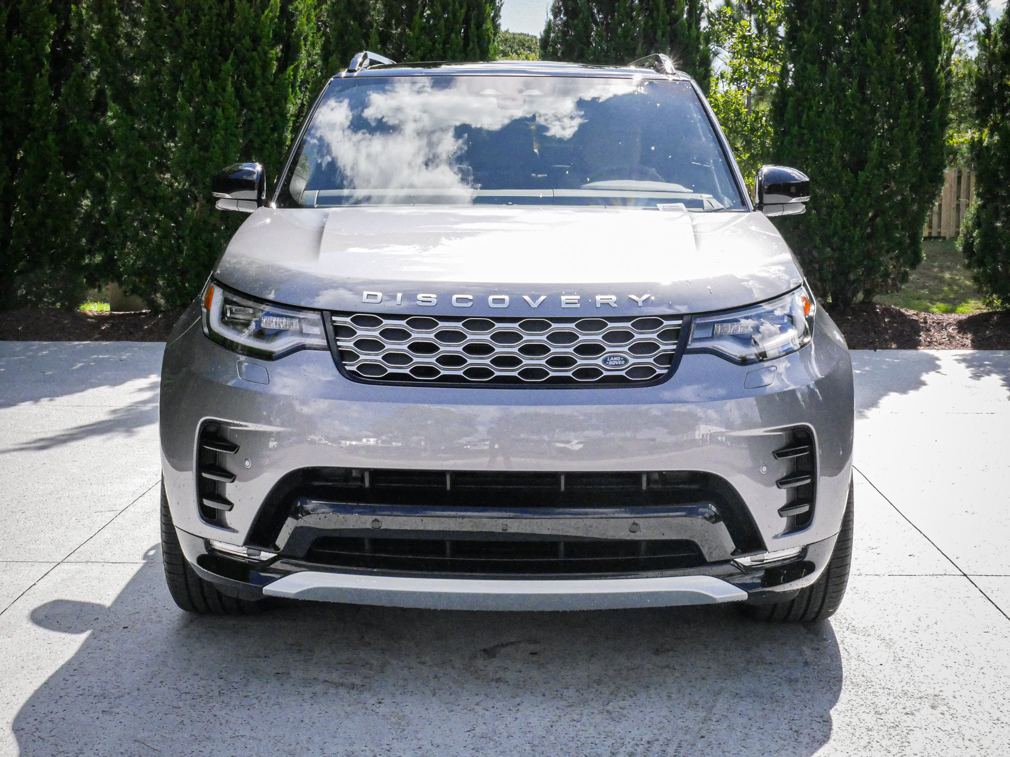 Used 2026 Land Rover Discovery Limited Edition AWD/4WD image 3