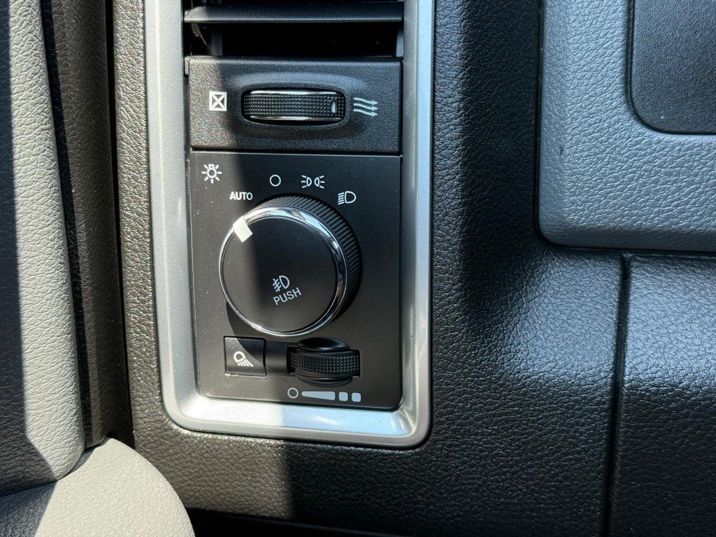 Used 2019 RAM 1500 Big Horn AWD/4WD image 17