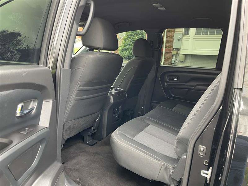 Used 2018 Nissan Titan SV w/ SV Convenience Package image 65