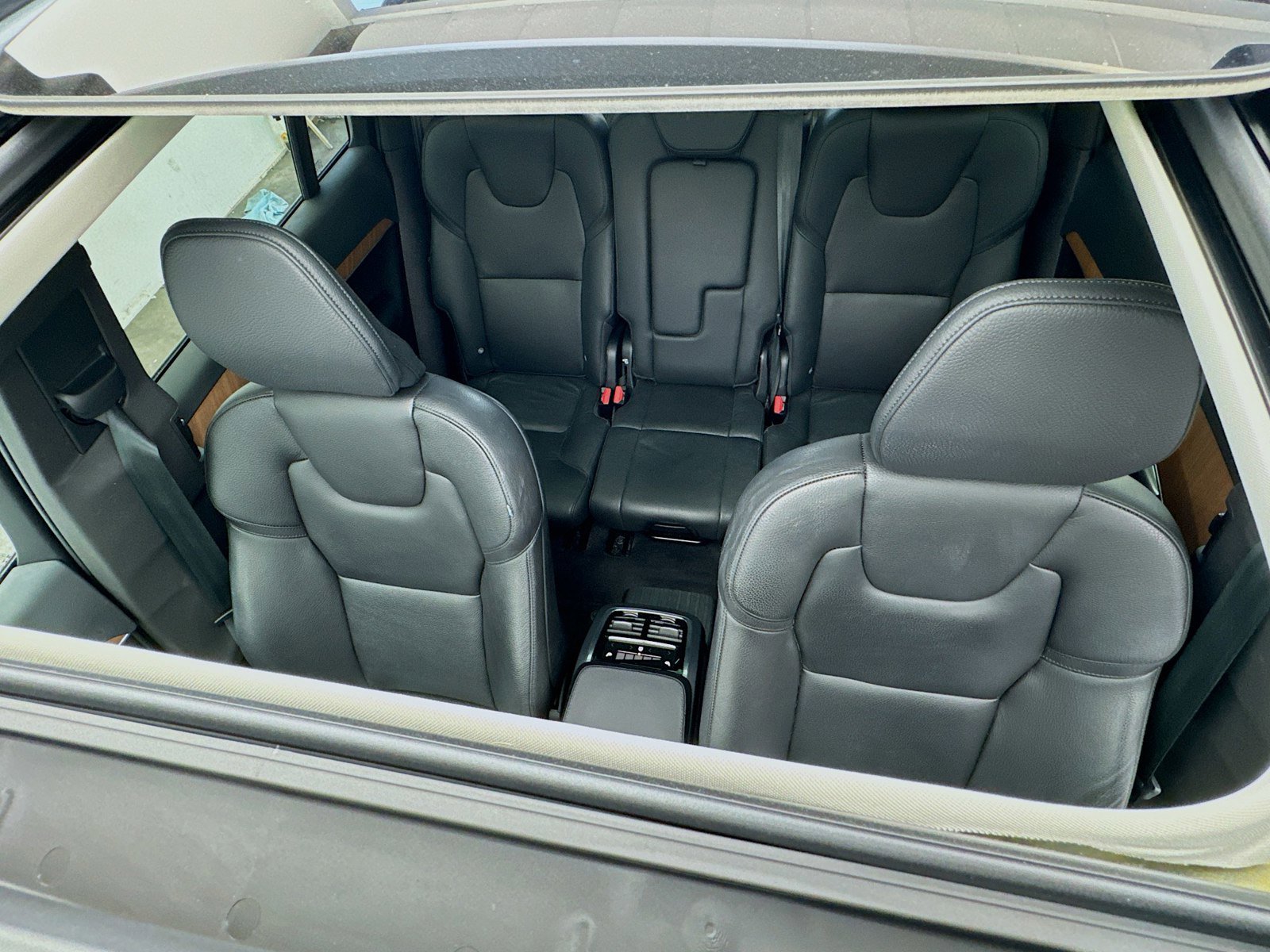 Used 2023 Volvo XC90 T8 Plus w/ Protection Package Premier image 15