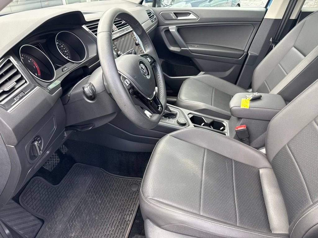 Used 2020 Volkswagen Tiguan SE AWD/4WD image 24