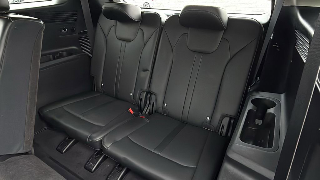 Used 2024 Kia Sorento S image 17