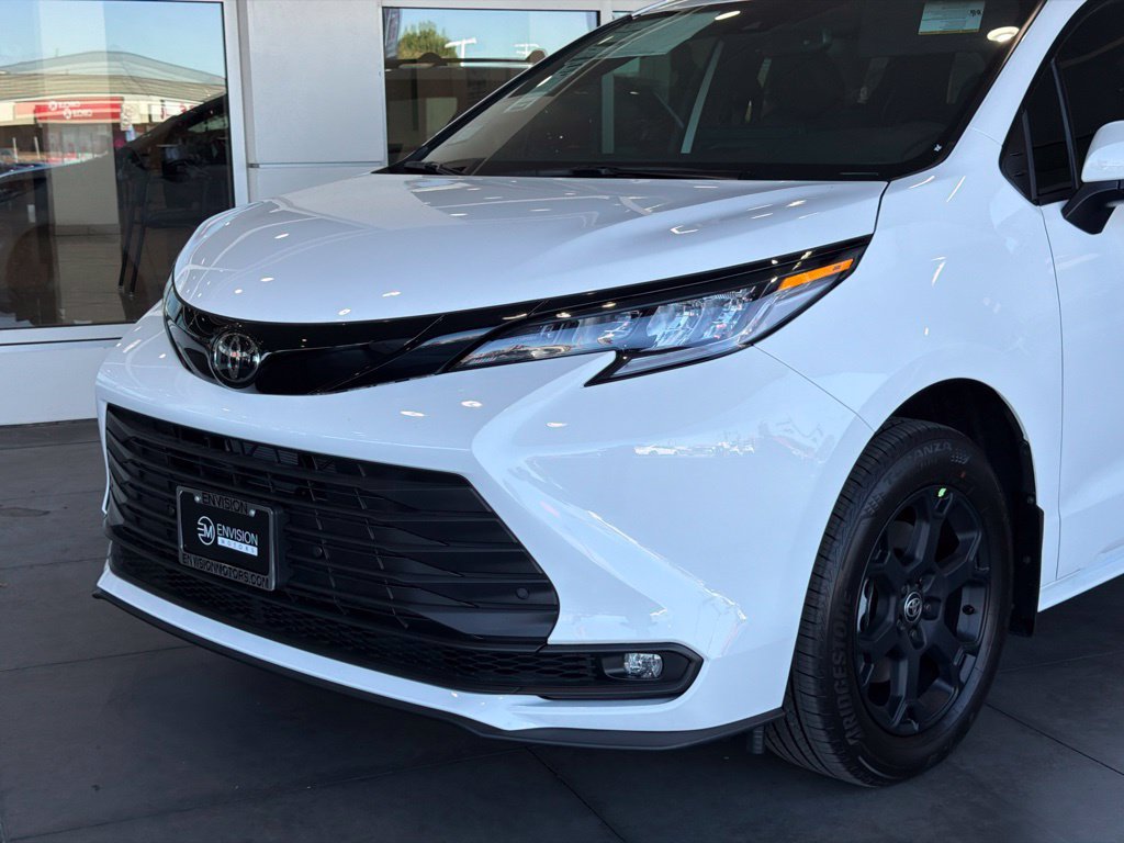 New 2026 Toyota Sienna XLE Woodland Edition AWD/4WD image 3