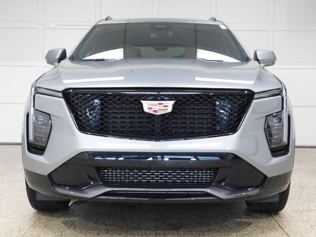 Used 2024 Cadillac XT4 Sport AWD/4WD image 2