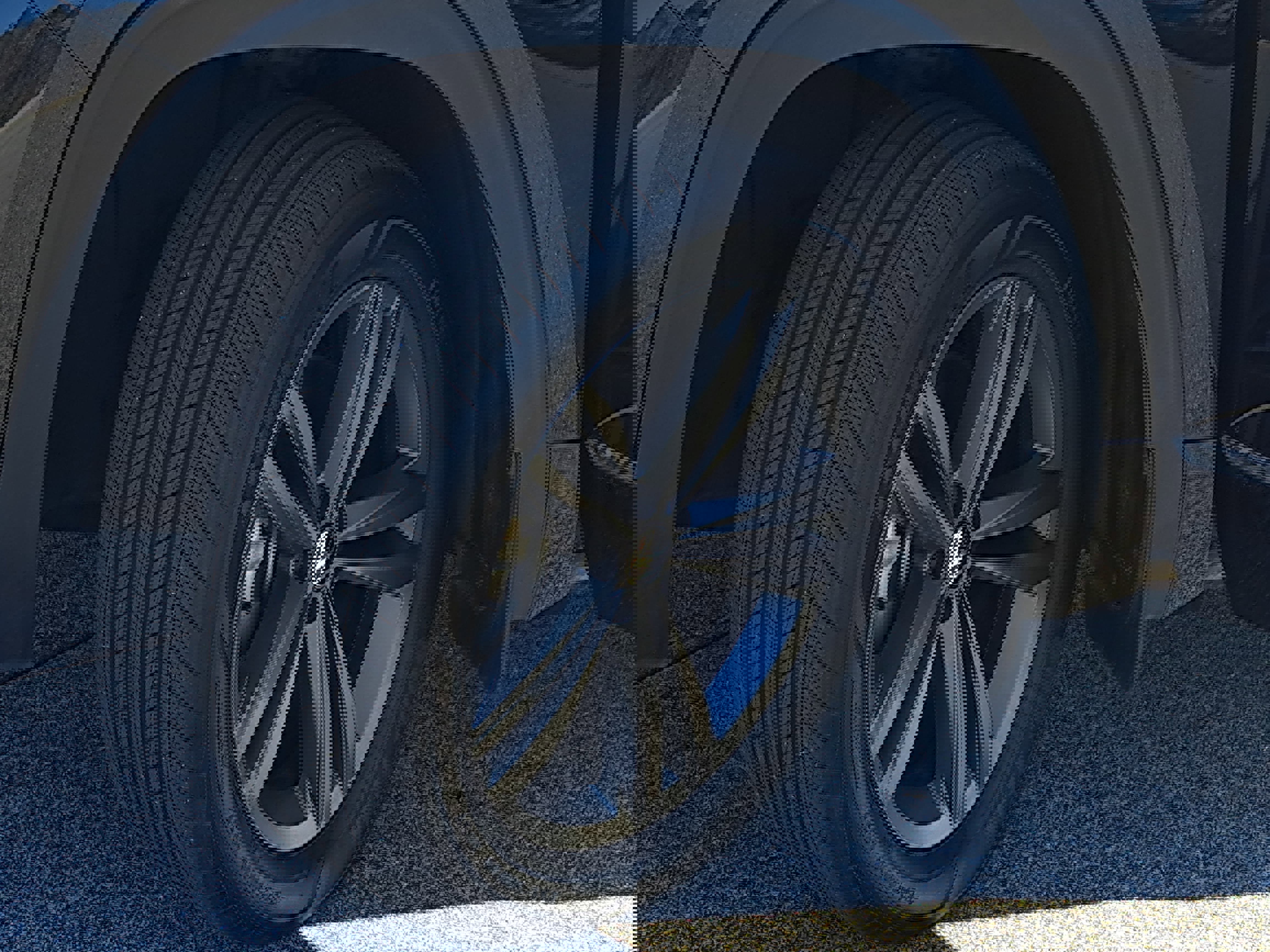 Used 2022 Volkswagen Atlas SEL R-Line image 32