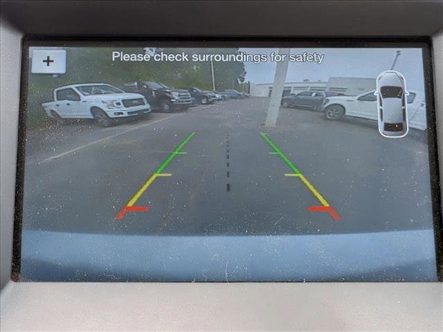 Used 2017 Ford Edge Titanium w/ Equipment Group 301A FWD image 16