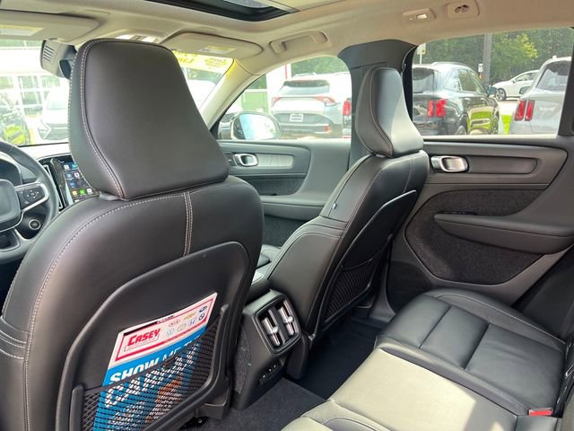 Used 2023 Volvo XC40 B5 Ultimate image 27