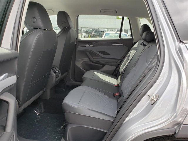 New 2025 Volkswagen Tiguan SE image 7