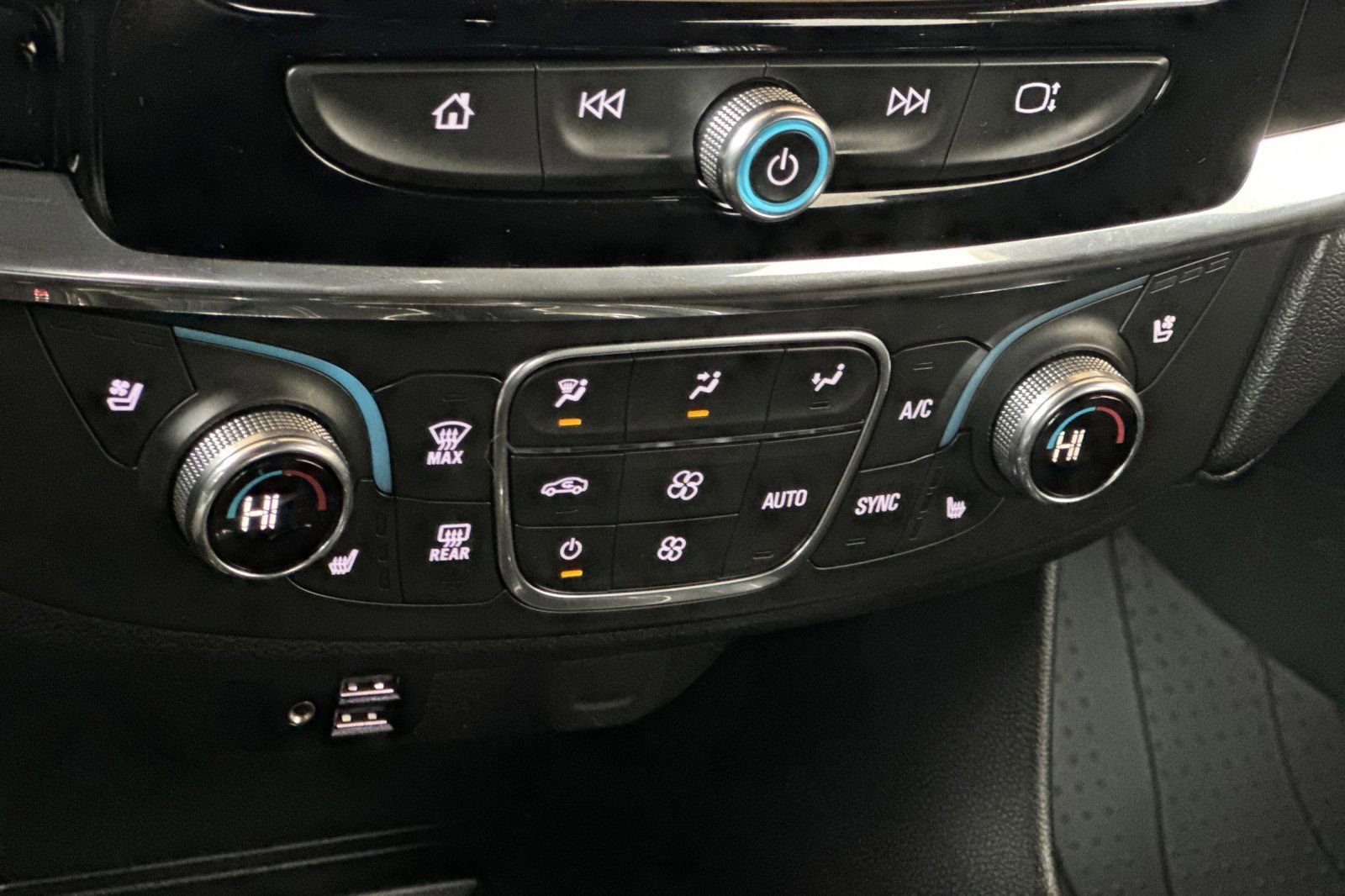 Used 2023 Chevrolet Traverse High Country w/ LPO, Floor Liner Package image 22