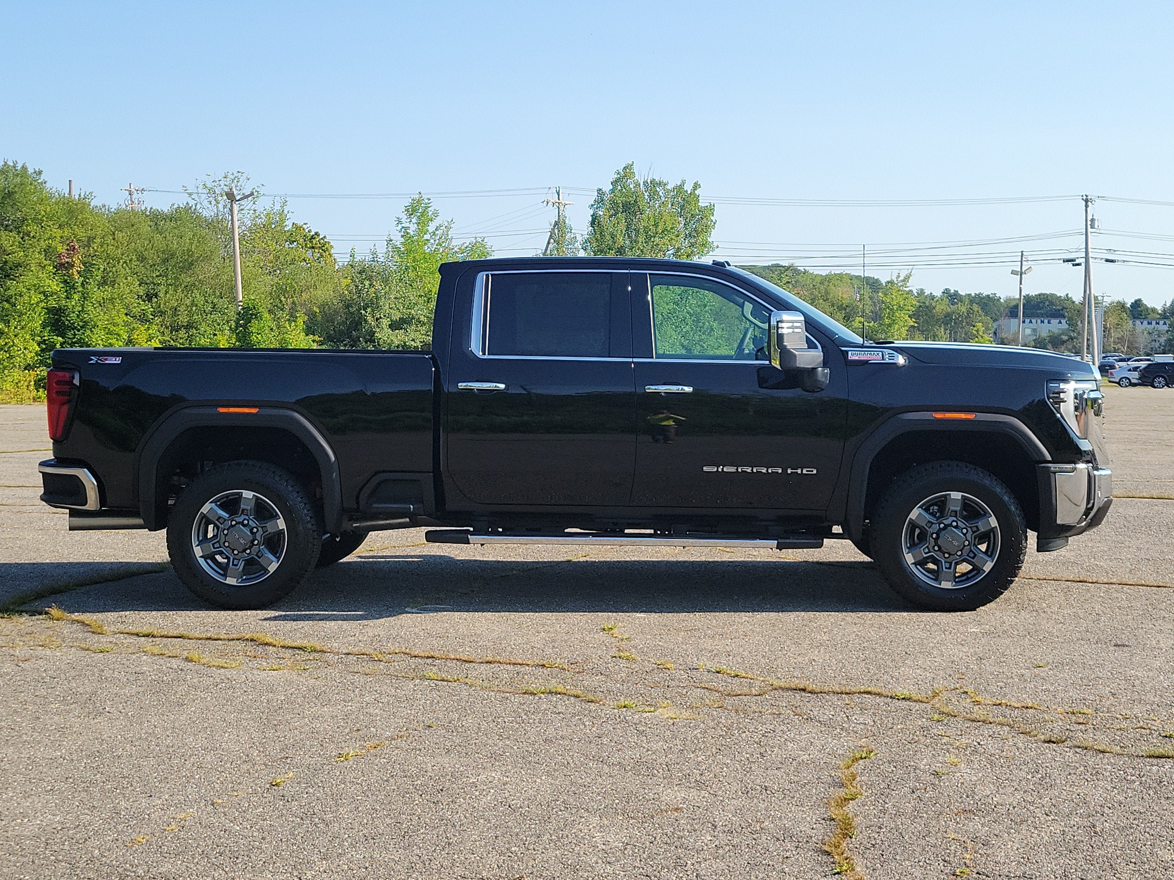 New 2026 GMC Sierra 3500 SLT w/ SLT Premium Package AWD/4WD image 8