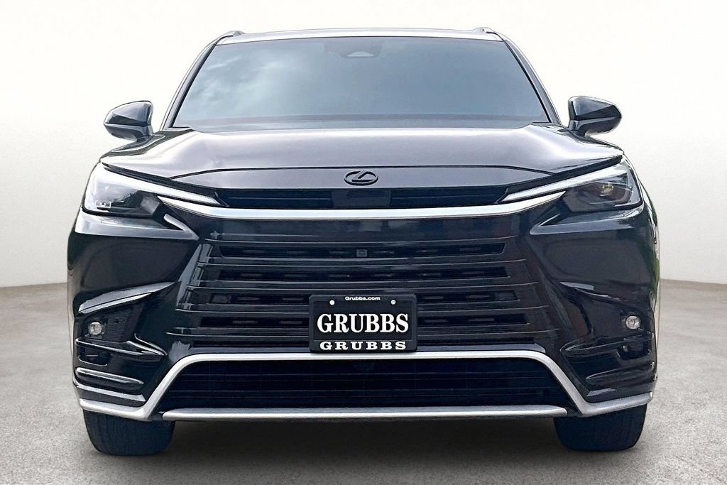Used 2025 Lexus TX 500h AWD w/ Technology Package image 4