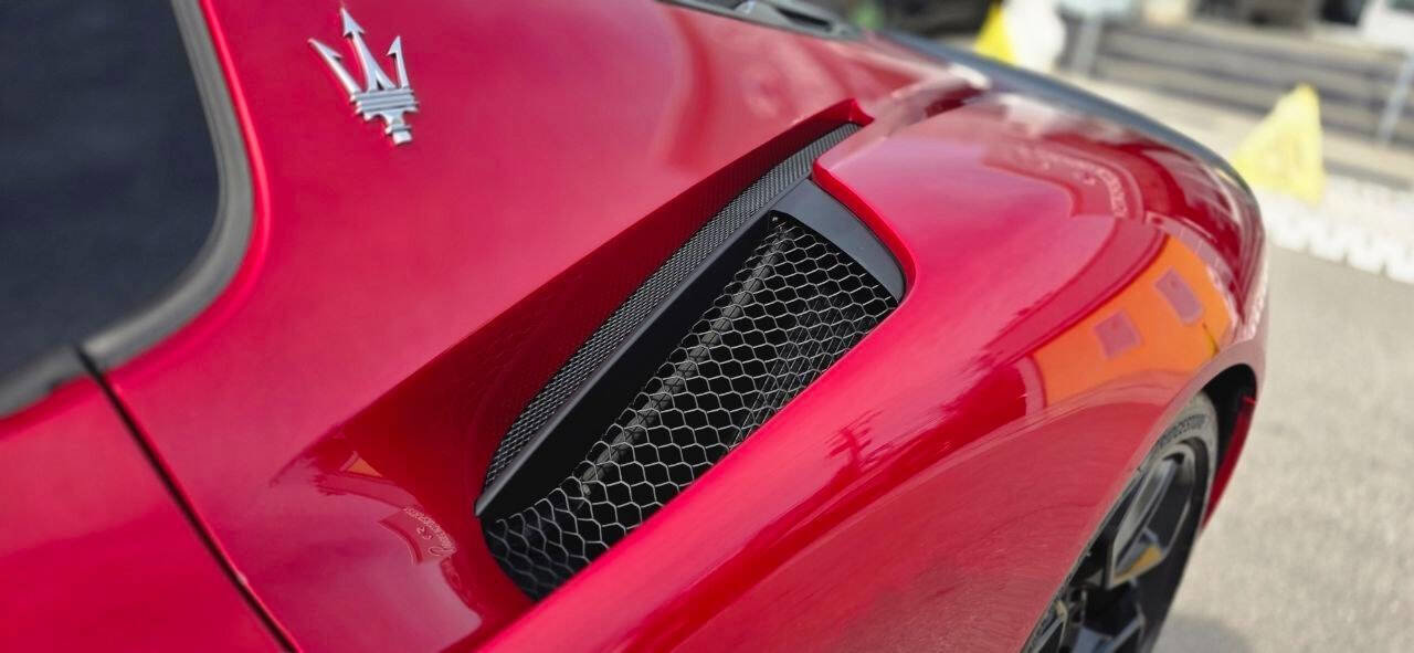 Used 2022 Maserati MC20 Coupe image 16