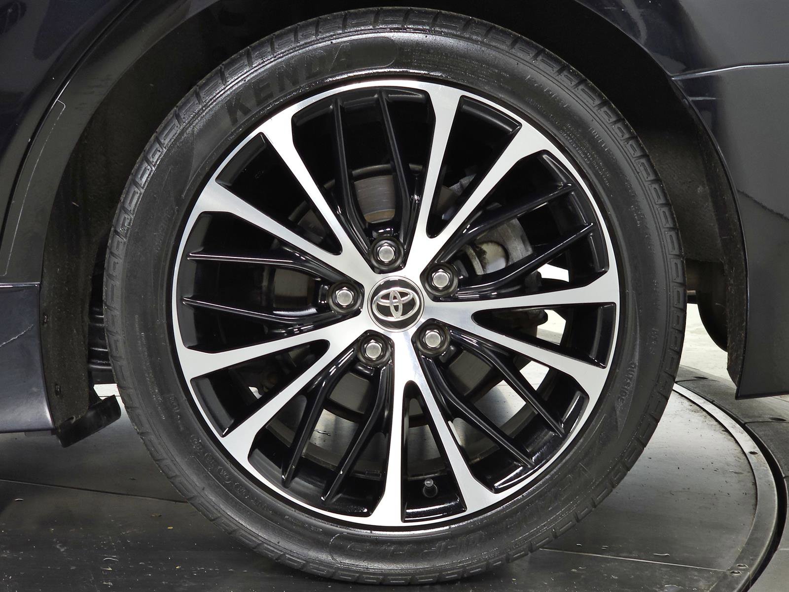 Used 2020 Toyota Camry SE FWD image 10