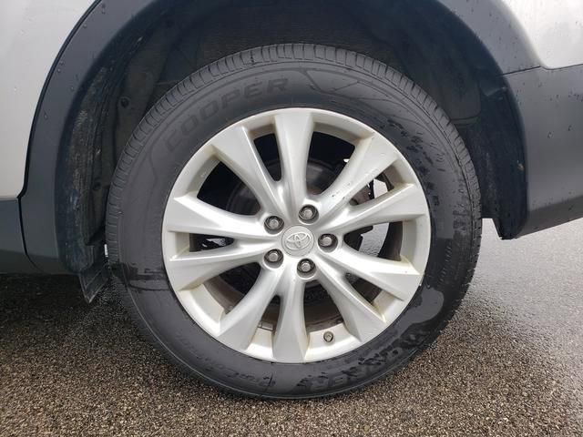 Used 2015 Toyota RAV4 Limited w/ Technology Package AWD/4WD image 27