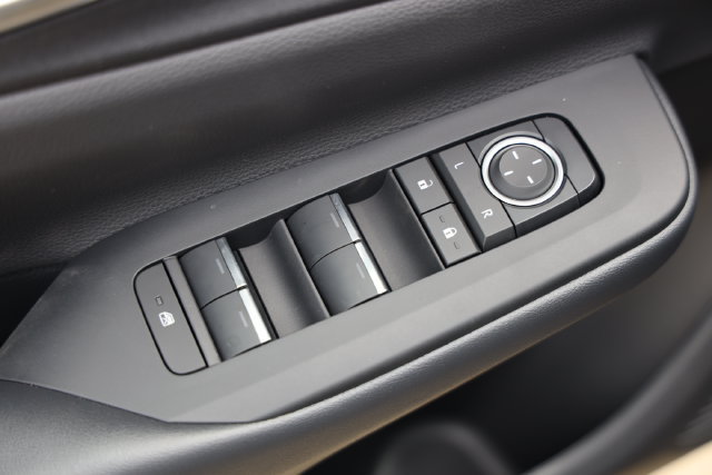 New 2027 Toyota Prius FWD image 15