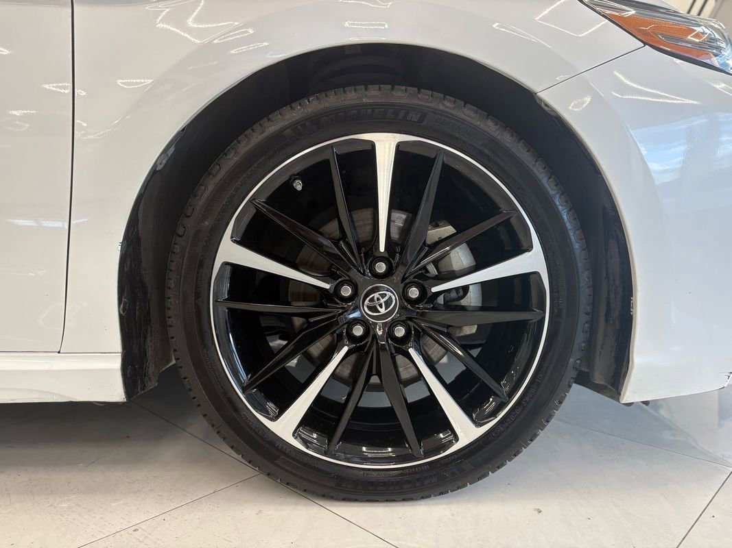 Used 2019 Toyota Camry XSE image 37