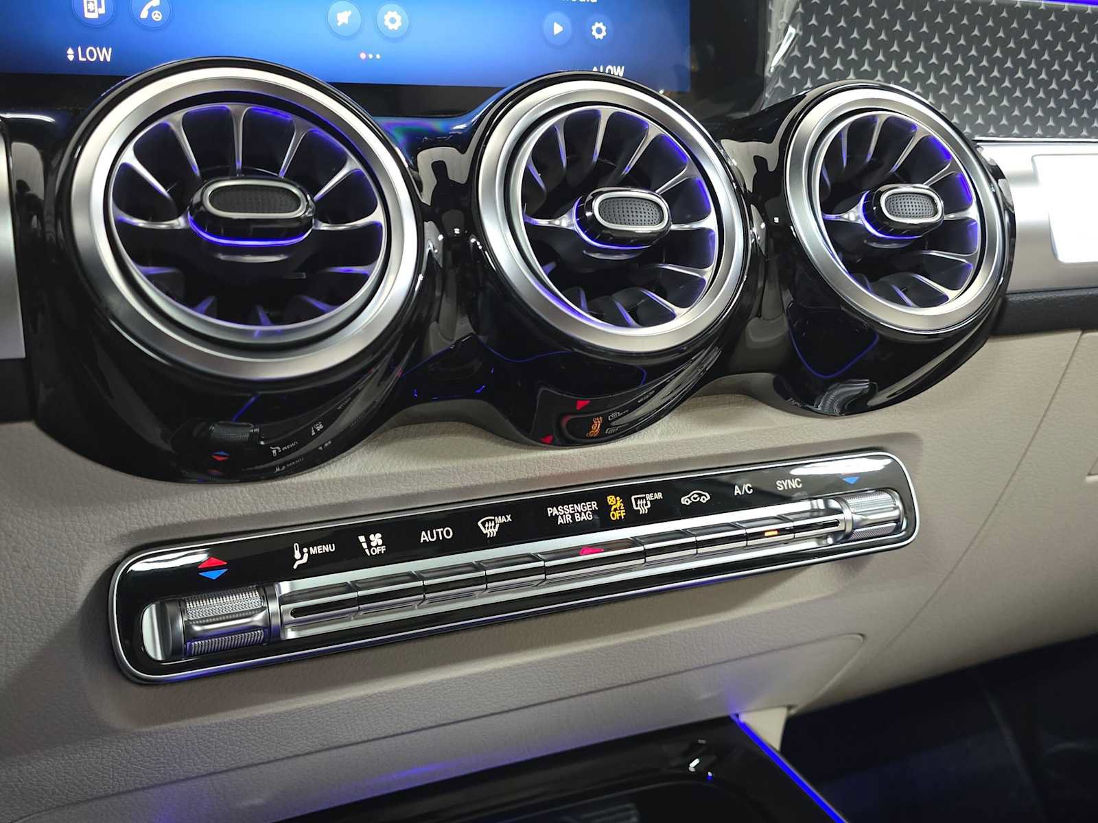 Certified 2026 Mercedes-Benz GLB 250 4MATIC image 31