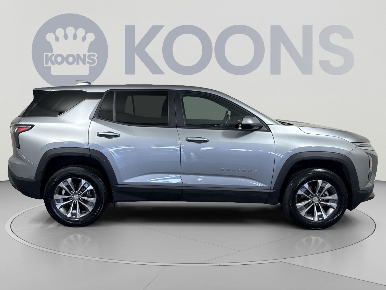 Used 2025 Chevrolet Equinox LT FWD image 8