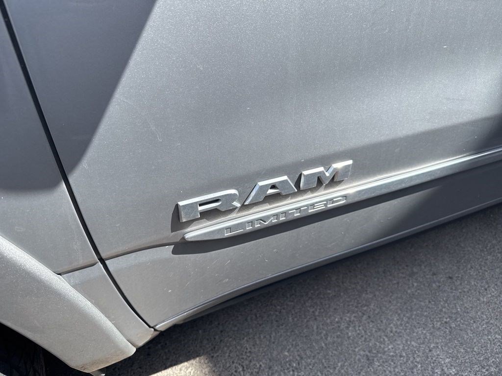 Used 2019 RAM 1500 Limited AWD/4WD image 10