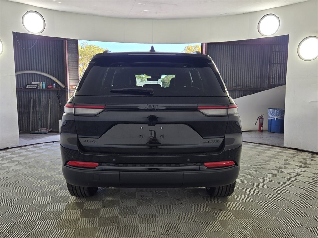 New 2025 Jeep Grand Cherokee L Altitude image 6