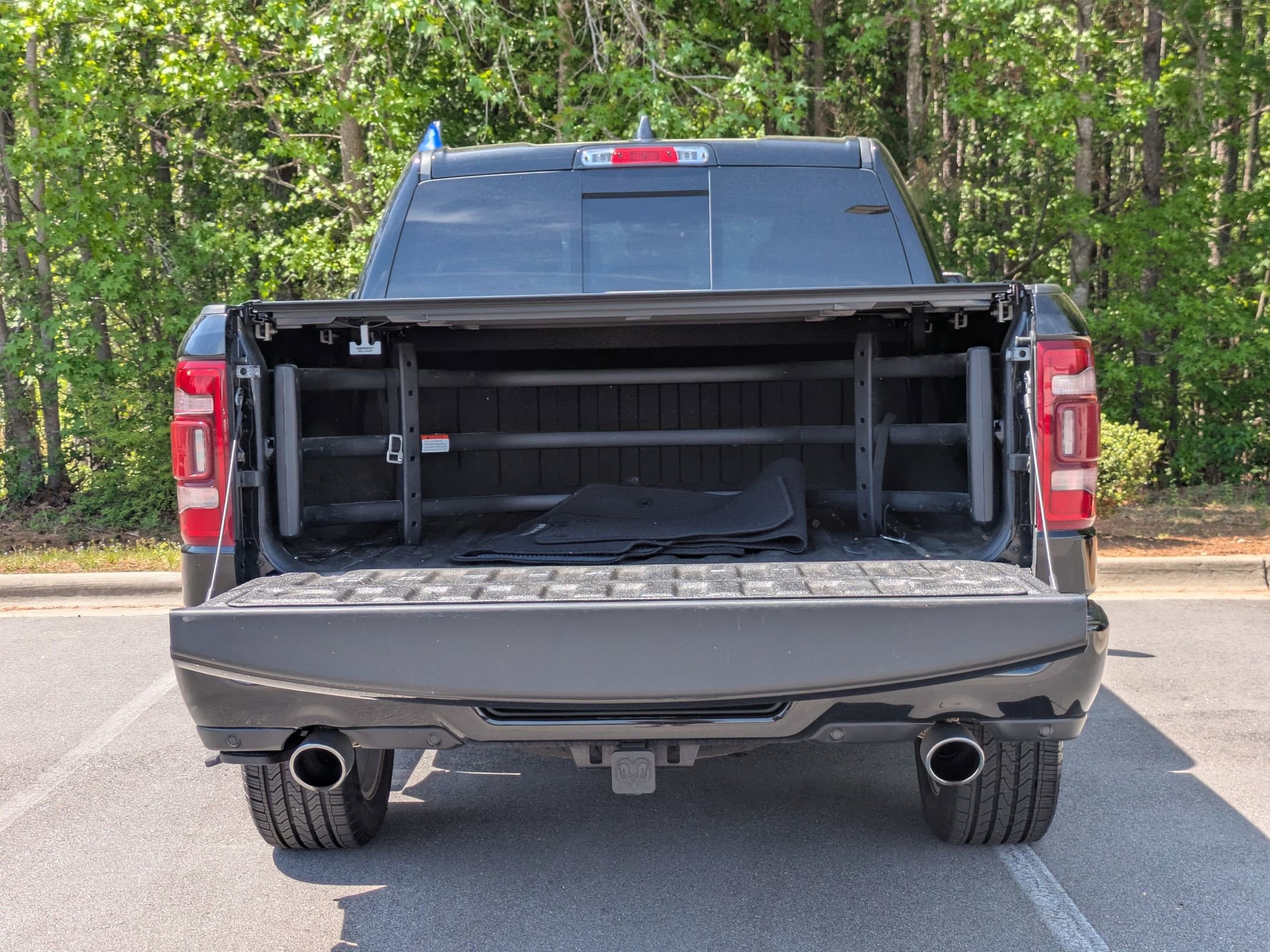 Used 2022 RAM 1500 Laramie w/ Sport Appearance Package AWD/4WD image 31