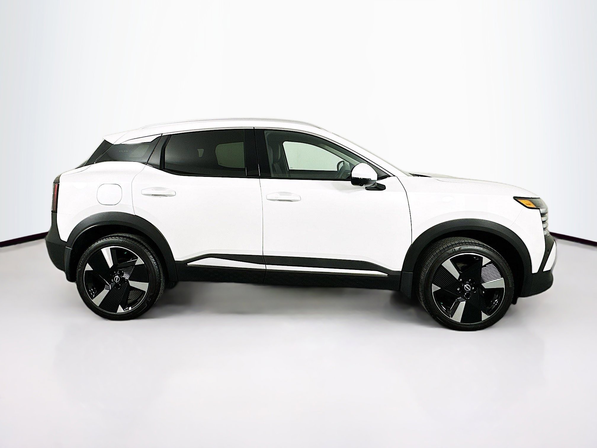 Used 2025 Nissan Kicks SR image 10