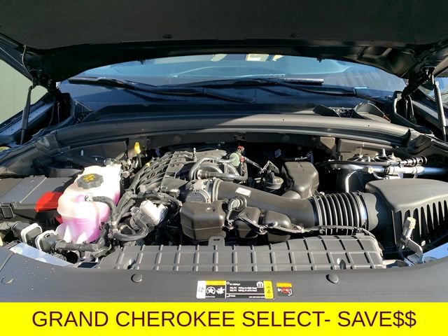 New 2025 Jeep Grand Cherokee Limited w/ Black Appearance Package image 13