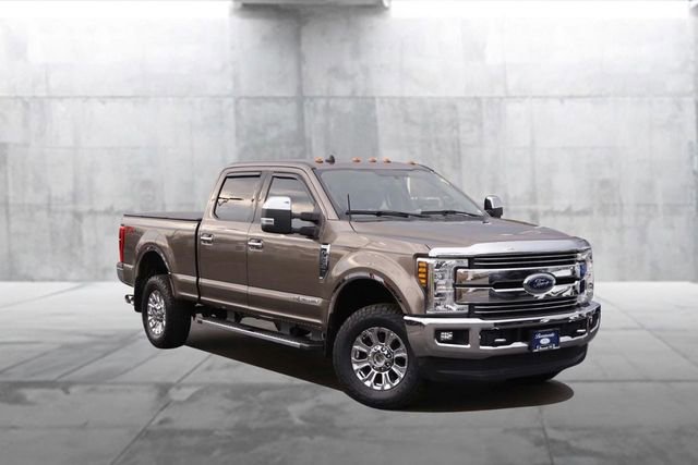 Used 2019 Ford F250 Lariat w/ Chrome Package image 2