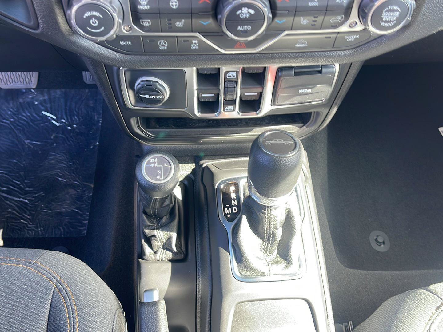 New 2026 Jeep Gladiator Sport AWD/4WD image 19
