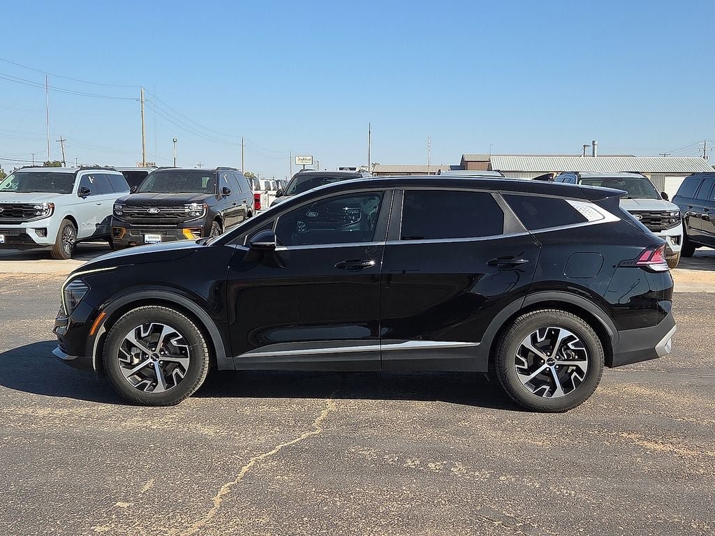 Used 2024 Kia Sportage EX FWD image 2