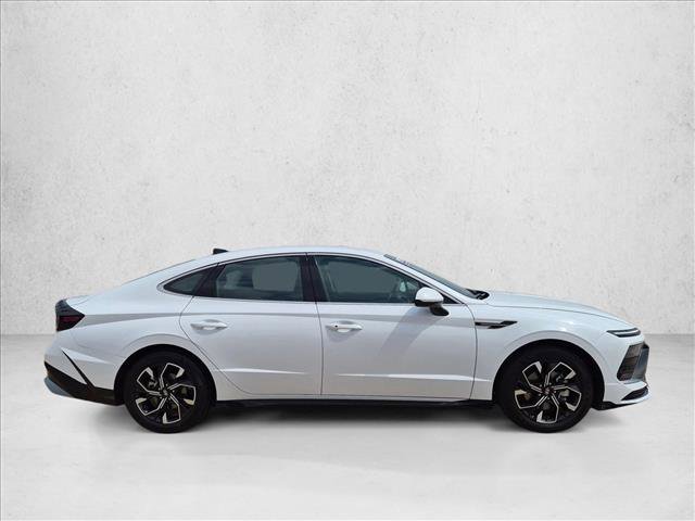 Used 2025 Hyundai Sonata SEL FWD image 4