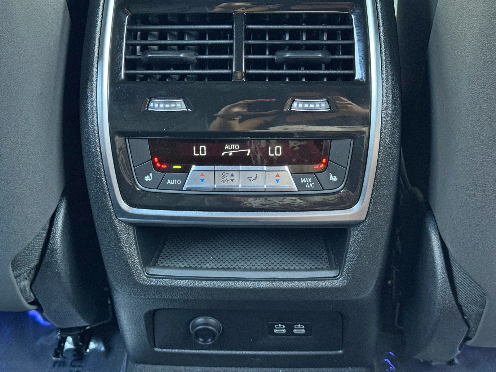 Used 2024 BMW XM AWD/4WD image 40
