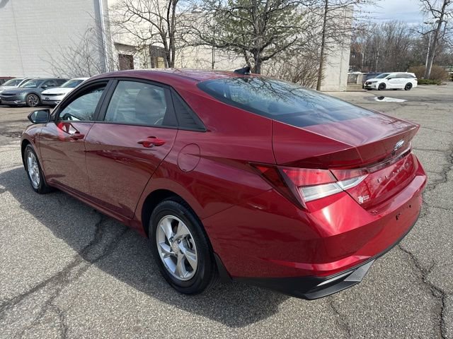 Certified 2023 Hyundai Elantra SE image 19