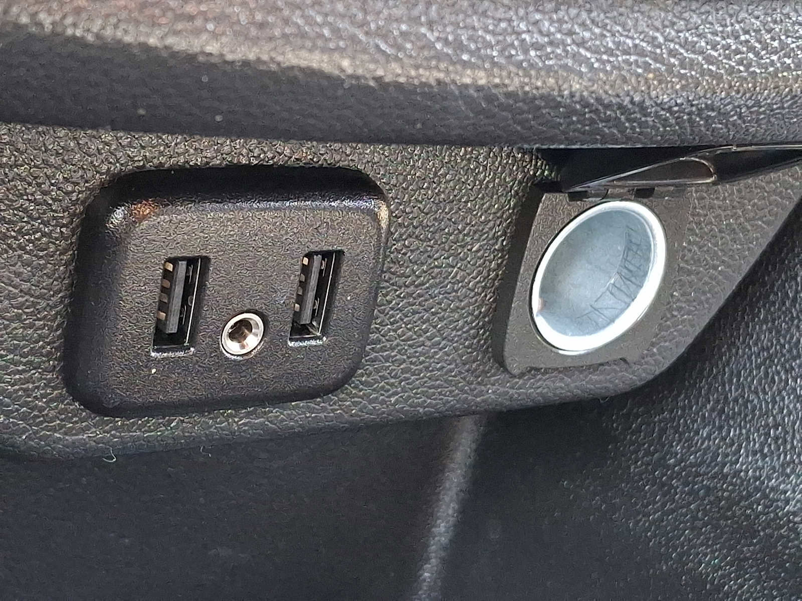 Used 2023 Chevrolet Traverse LT w/ LPO, Floor Liner Package AWD/4WD image 19