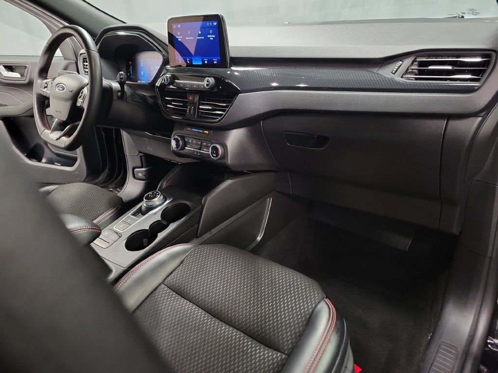 Used 2025 Ford Escape ST-Line FWD image 32