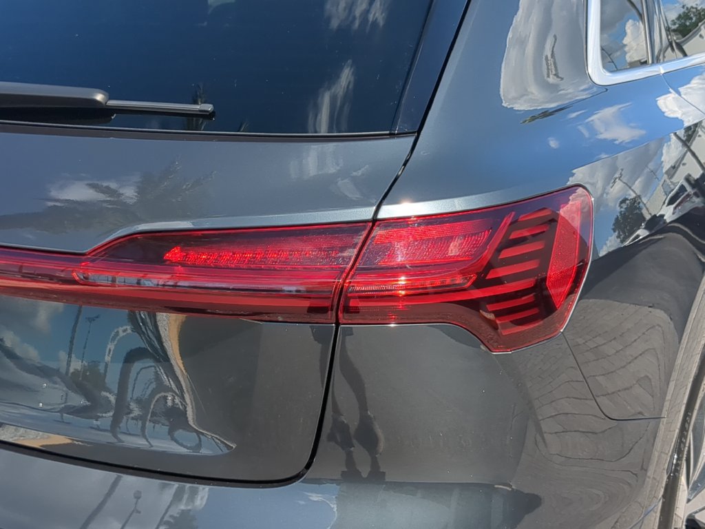 Used 2024 Audi Q8 e-tron Premium Plus w/ Premium Plus Package AWD/4WD image 8
