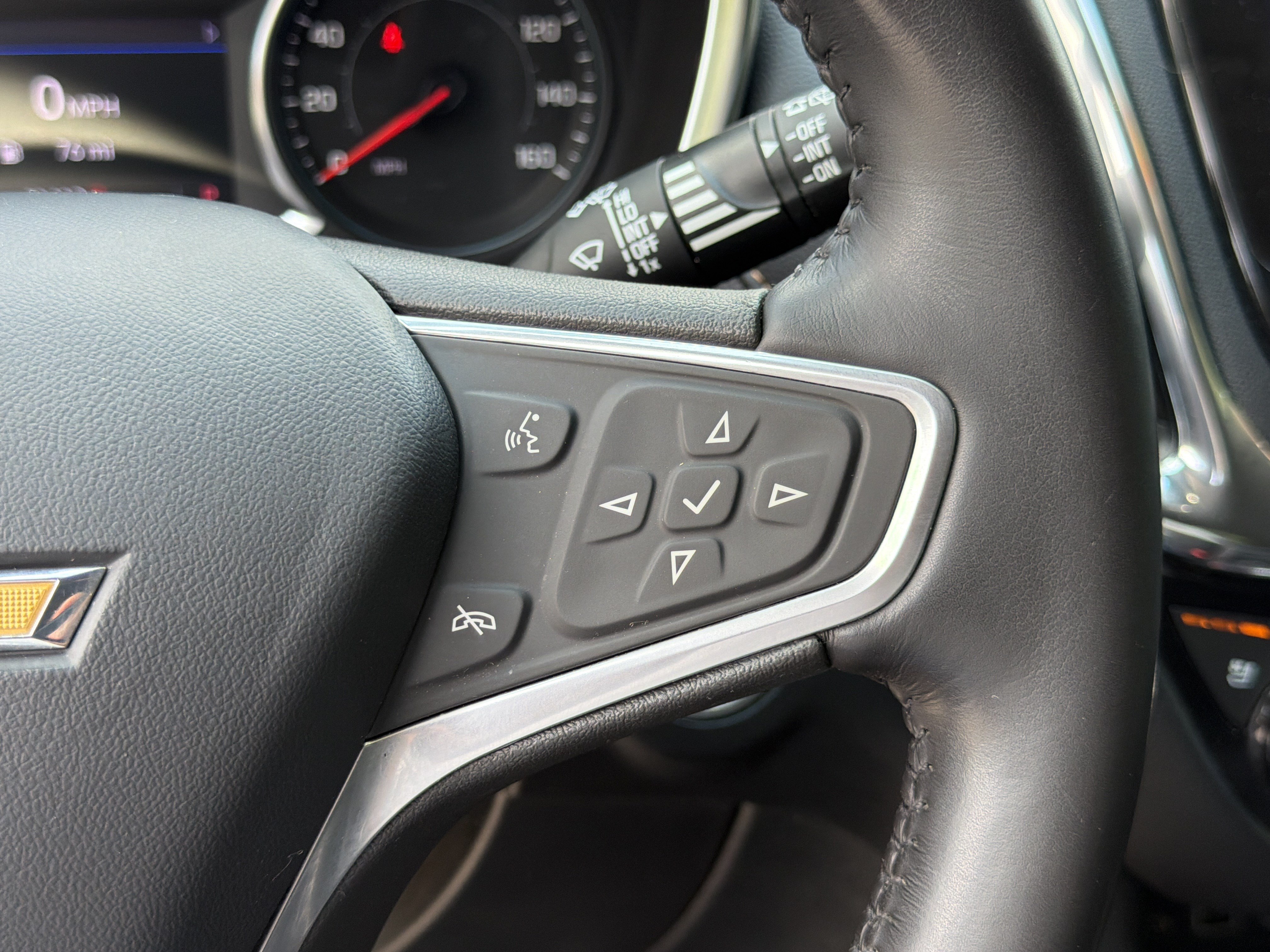 Used 2022 Chevrolet Equinox Premier FWD image 26