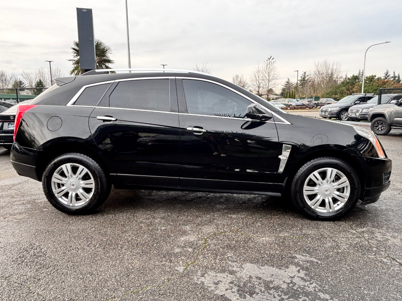 Used 2011 Cadillac SRX Luxury image 9