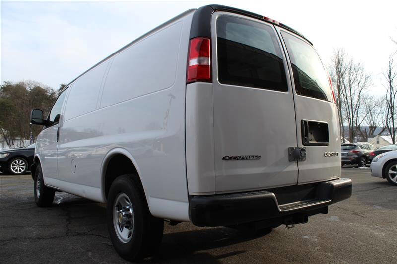 Used 2022 Chevrolet Express 2500 w/ Driver Convenience Package image 12