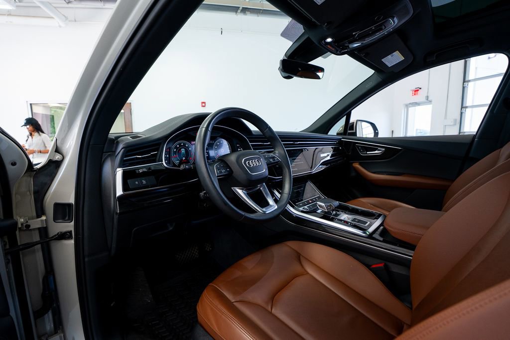 Used 2023 Audi Q7 2.0T Premium AWD/4WD image 31