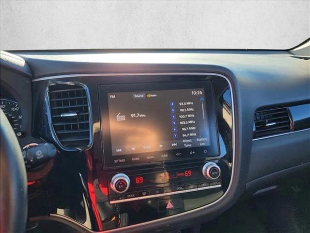 Used 2020 Mitsubishi Outlander SE image 11