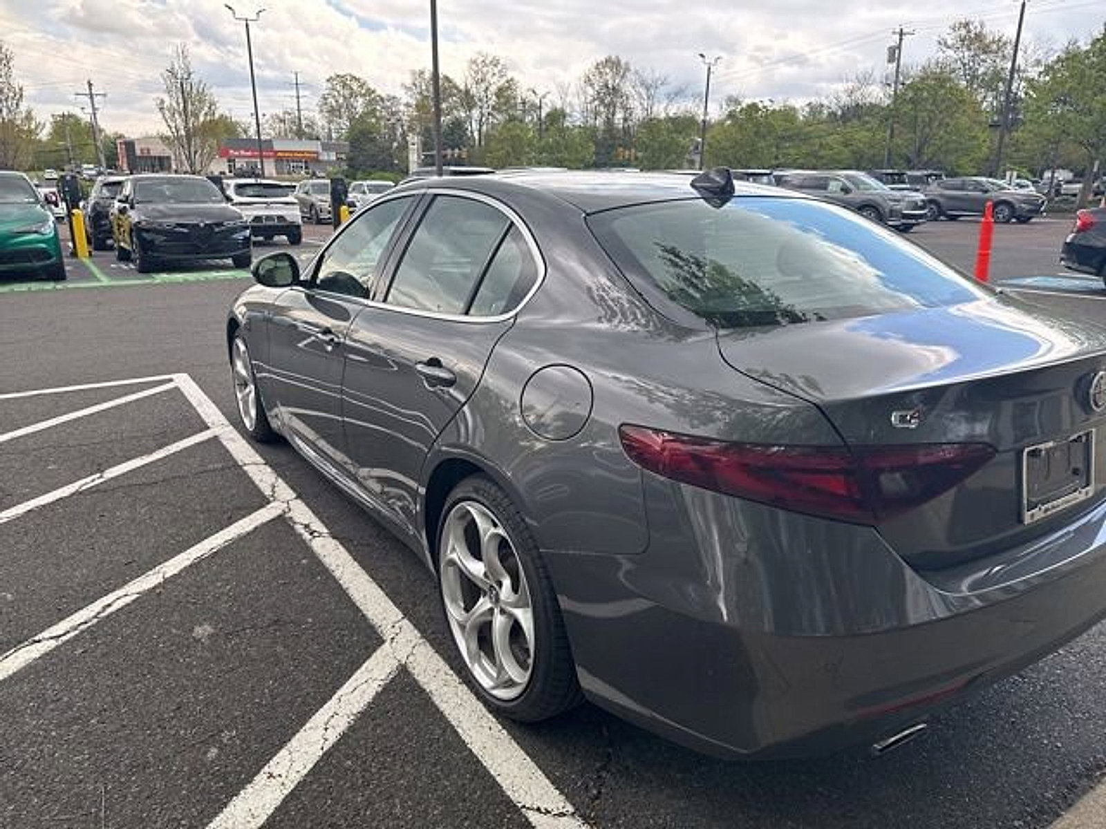 Used 2023 Alfa Romeo Giulia AWD w/ Quick Order Package 22X Lusso image 6