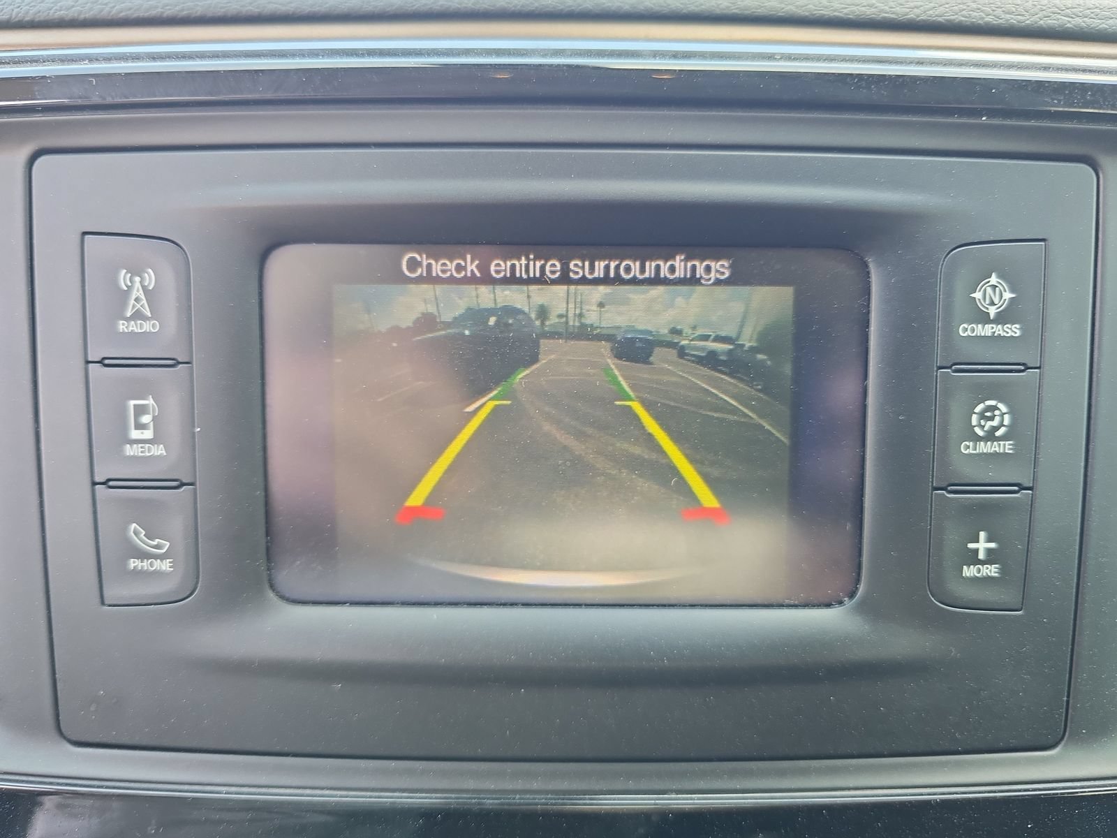 Used 2017 Chrysler Pacifica Touring FWD image 18