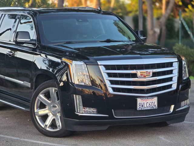 Used 2018 Cadillac Escalade ESV Luxury RWD image 3