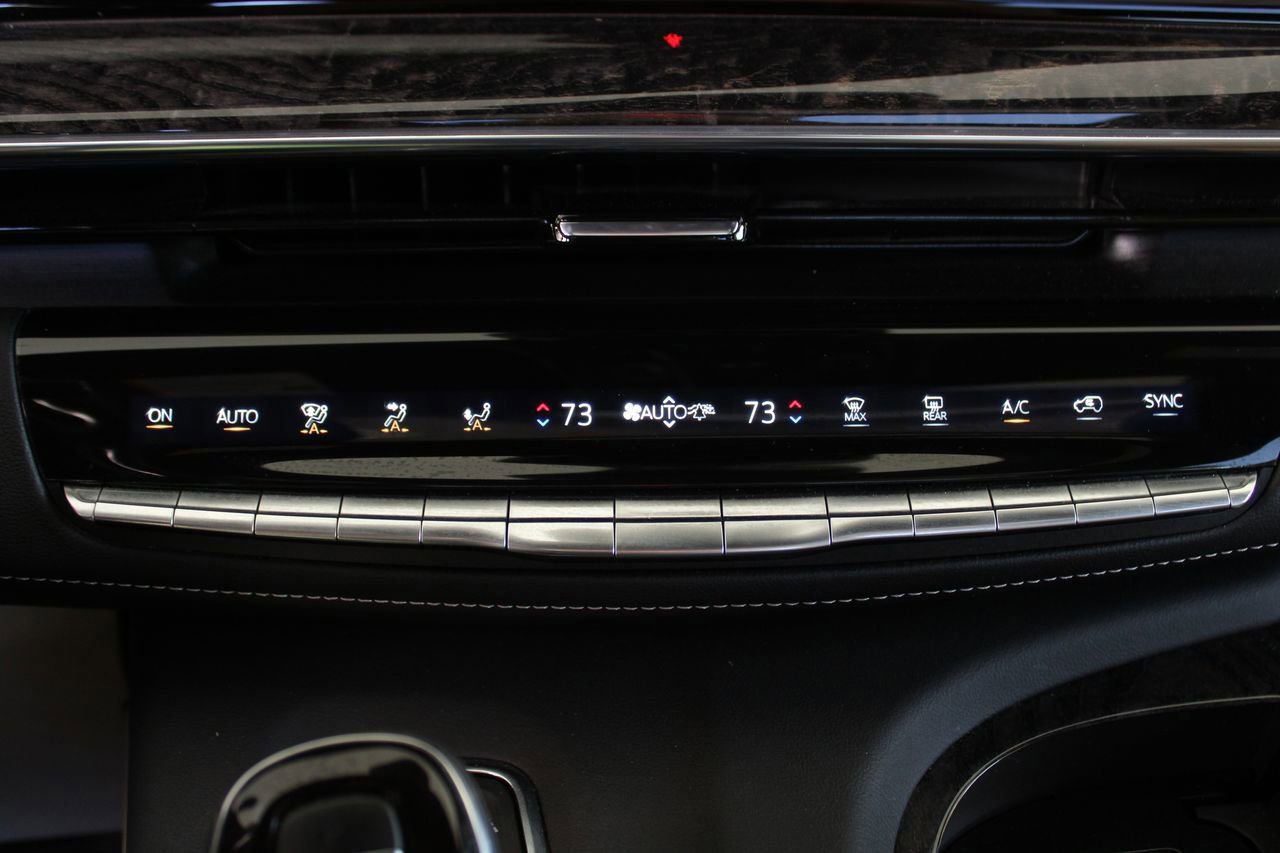 Used 2021 Cadillac Escalade Premium Luxury w/ Driver Assist Tech Package AWD/4WD image 30